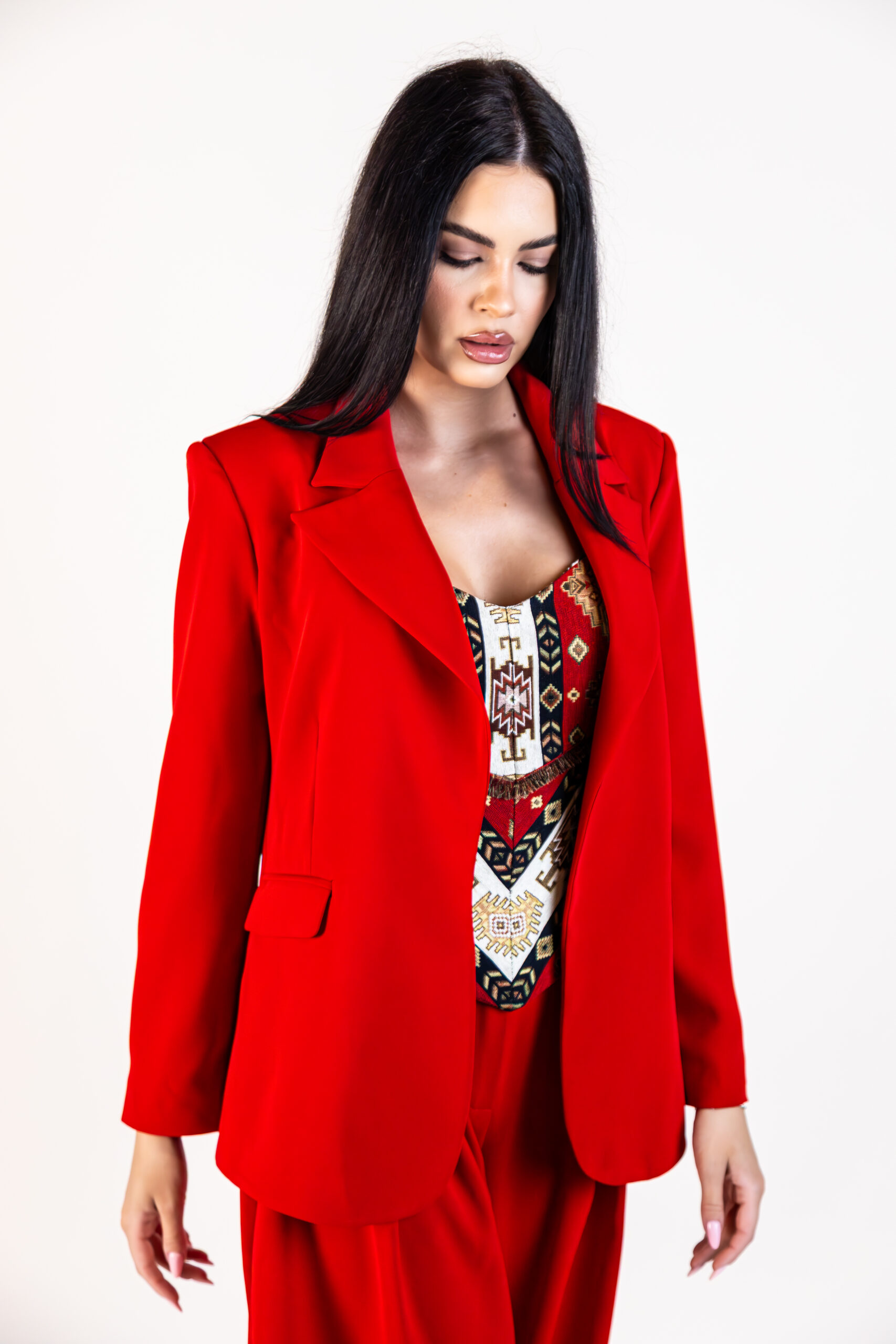 costum palazzo rosu scarlatta sacou oversize pantaloni palazzo cu falduri casano